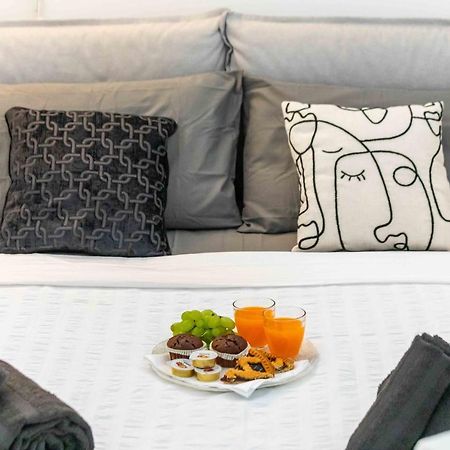 Duomo In 8 Stops Suite Deluxe Loft Milano Esterno foto