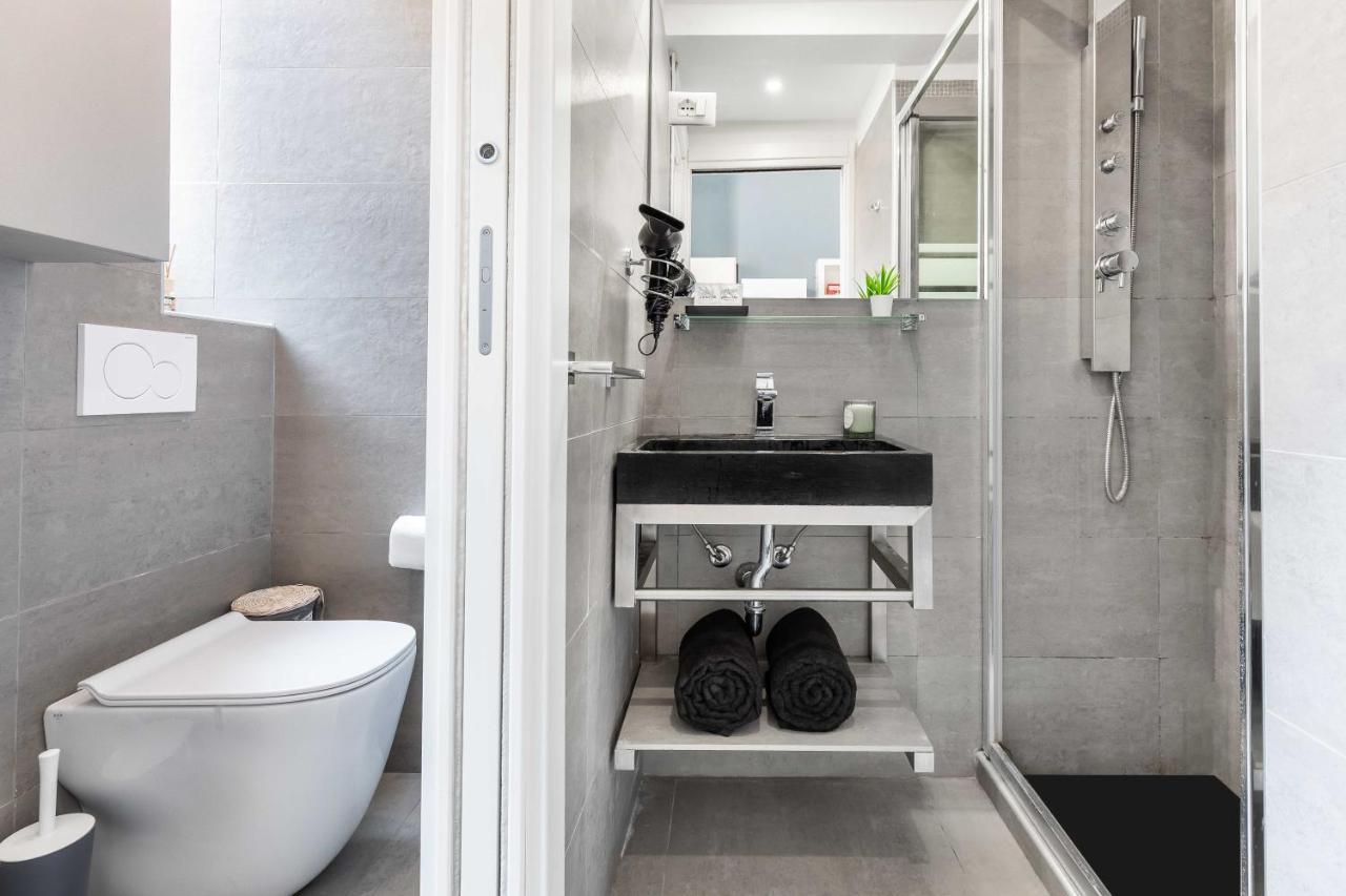 Duomo In 8 Stops Suite Deluxe Loft Milano Esterno foto