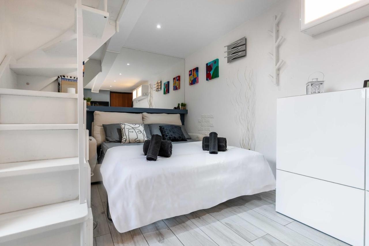Duomo In 8 Stops Suite Deluxe Loft Milano Esterno foto